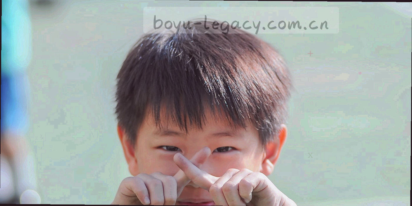 抽象信号波纹与同心圆图形，深海蓝底配珊瑚橙与冰蓝线条，表达沟通与快速响应